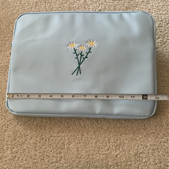 Primark Computer Padded Case In Light Blue With Flowers / Like New - Picture 5 of 17